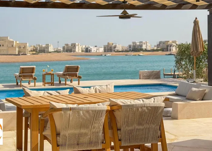 Villa Heated Pool 4br Villa, Lagoon Front, Ancient Sands - Ollystays *