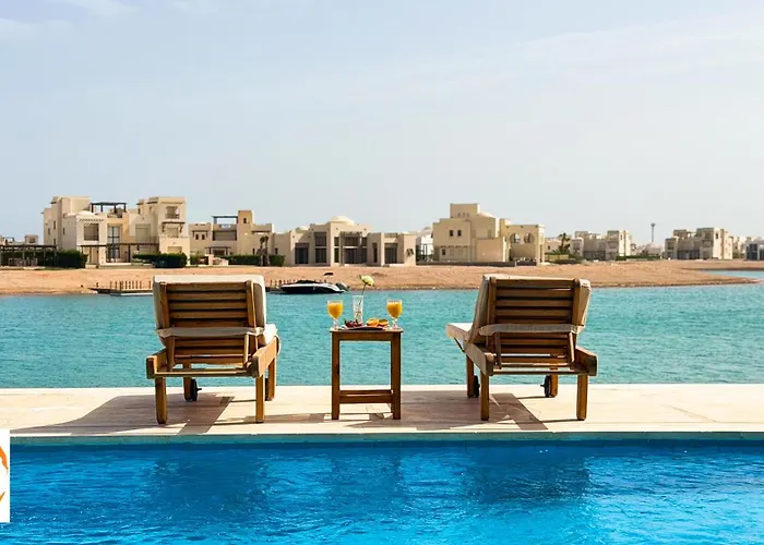 Heated Pool 4br Villa, Lagoon Front, Ancient Sands - Ollystays Villa *