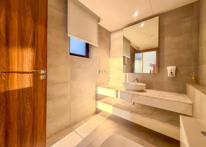 Villa Heated Pool 4br Villa, Lagoon Front, Ancient Sands - Ollystays *